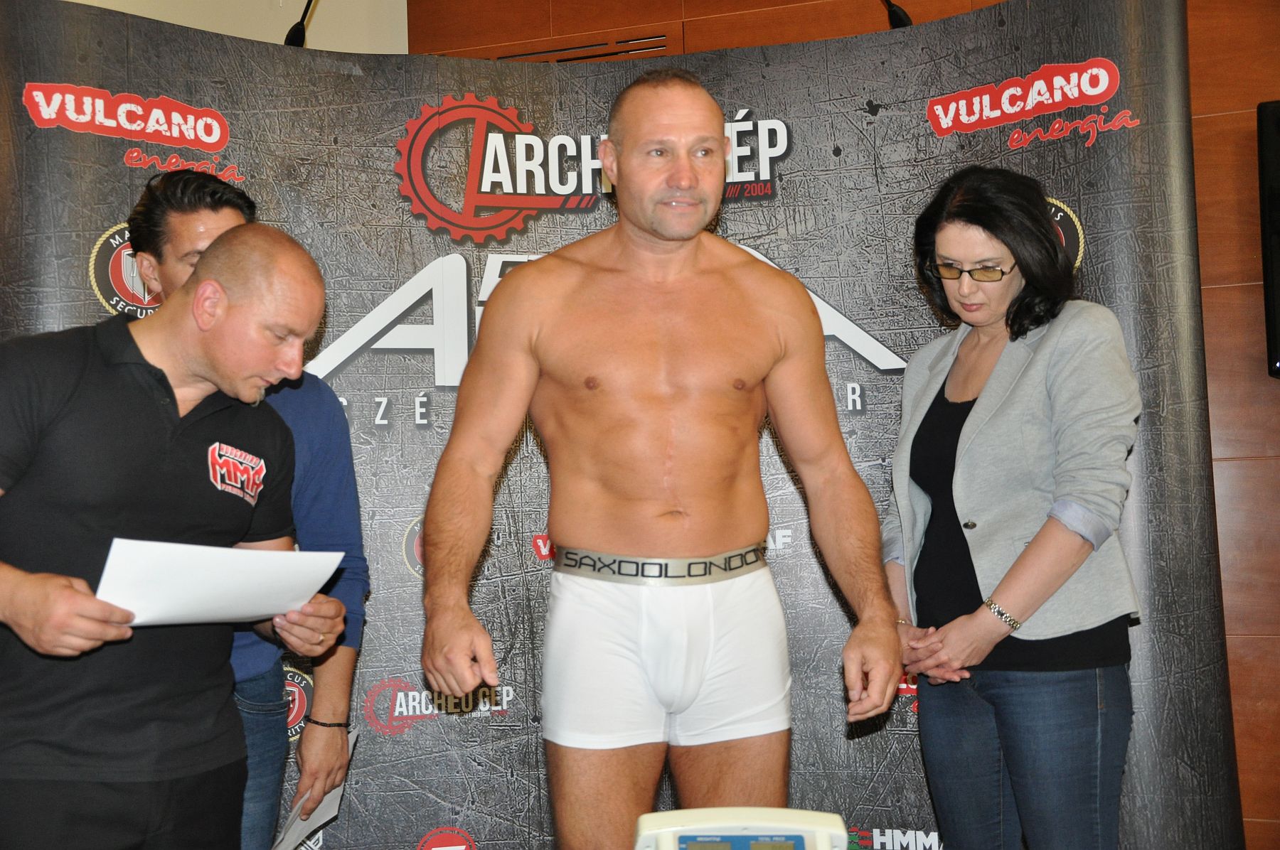 A Fight Arena Küzdősport Gála mérlegelése a Magyar Királyban